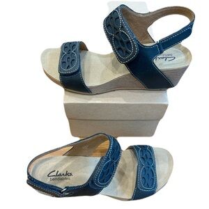 Clarks Bendable Alto Anthem Women's Navy Wedge Sandals